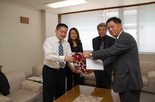 向大发公司捐赠