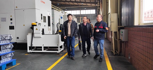 西华大学管理学院领导一行莅临正恒动力参观交流 (3)